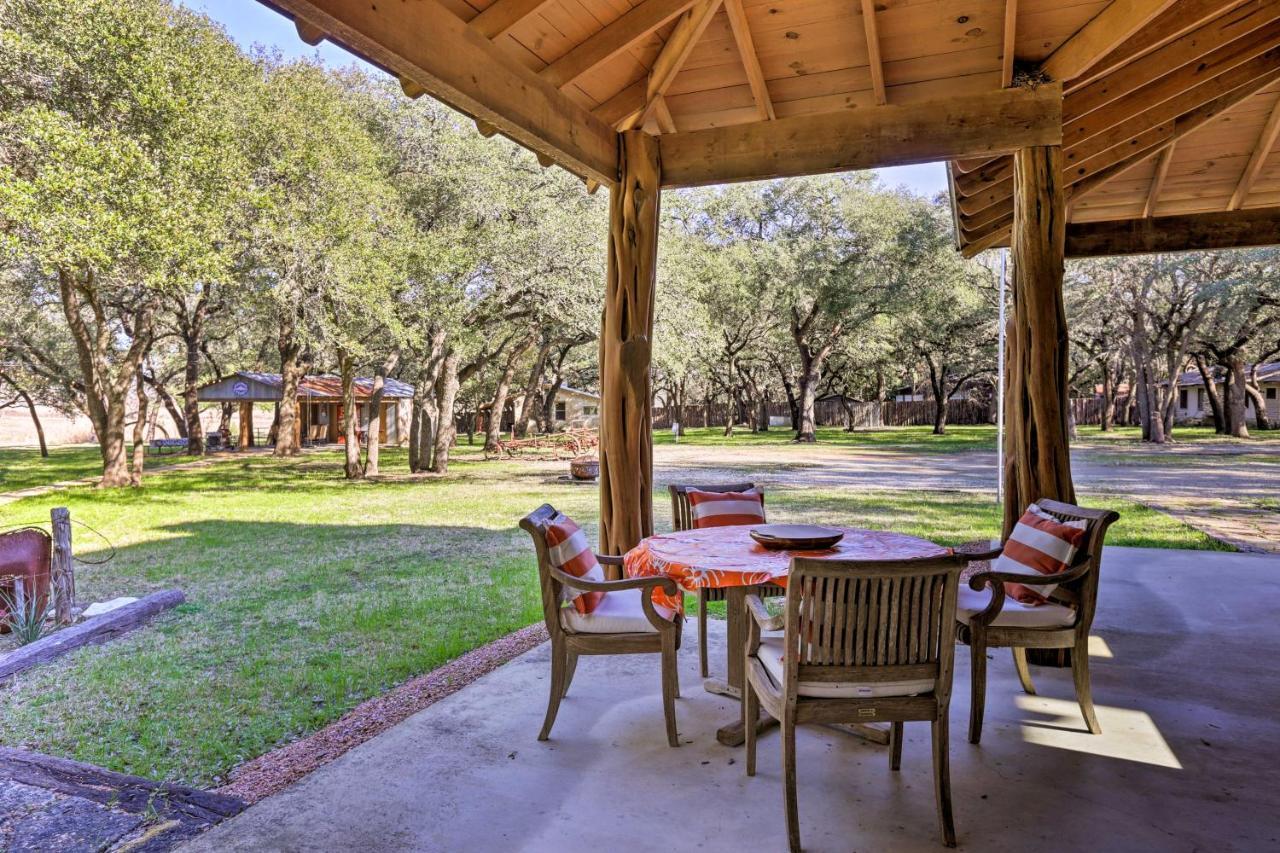 Riverfront Blanco Home With Shaded Porch And Hot Tub Exterior foto